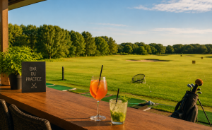 La Cabine par Victoire : le nouveau spot estival du practice du Golf des Dunes - Open Golf Club